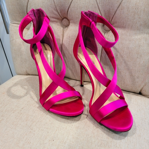 Dress Sandal Pink/Fuschia 6M/36 Vince Camuto 4.5 inch heel - Picture 1 of 6